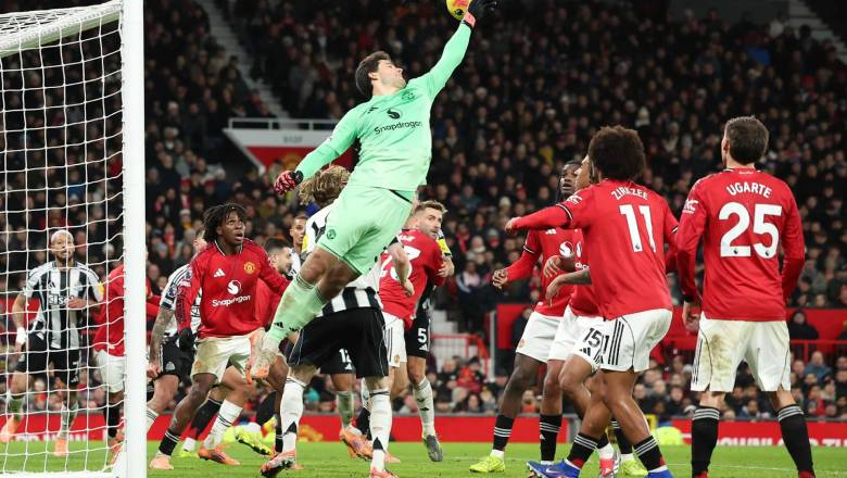 Ruben Amorim&rsquo;s new 4-2-3-1 system delivers three vital points for Manchester United