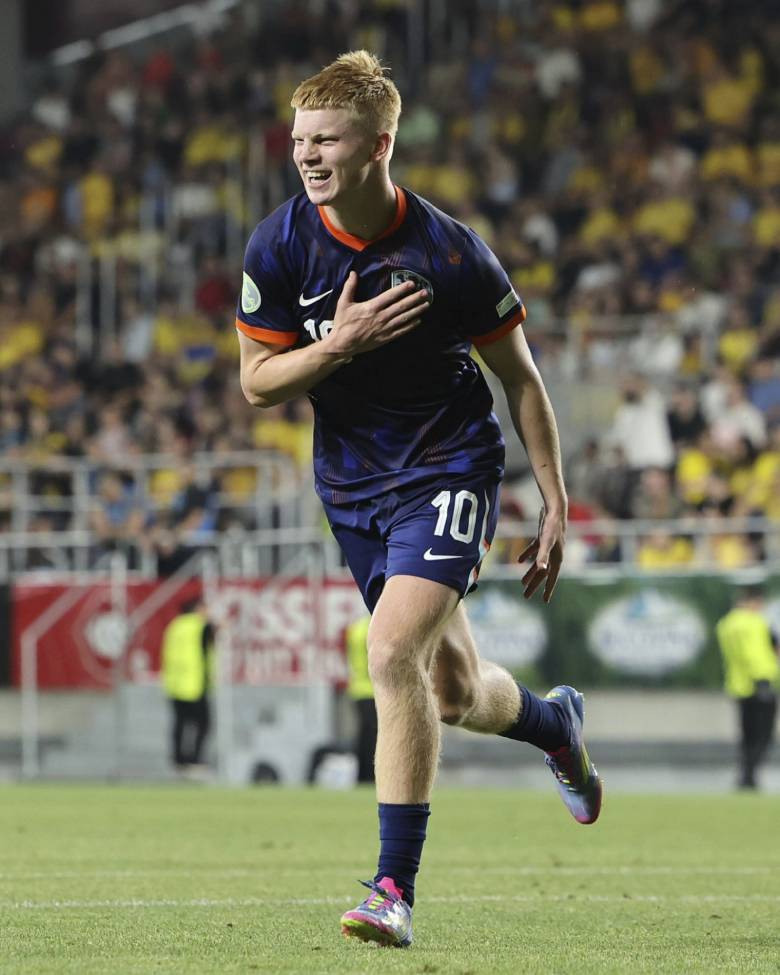 AZ&rsquo;s firm stance means Real Madrid will not have an easy task in signing Smit