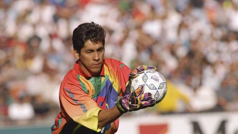 10 goalkeepers who scored the most goals: Over 100 goals for the record holder - Ảnh 1