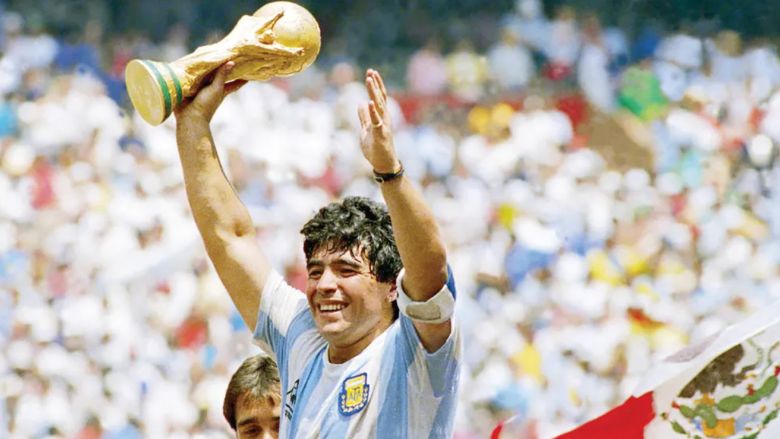Best football players in South America history: Hat off to the bow-legged genius, can Messi surpass Pele & Maradona? - Ảnh 3